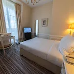 Pavillon Henri Iv מלון 4*