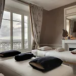מלון Pavillon Henri Iv 4*