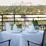 מלון Pavillon Henri Iv 4*