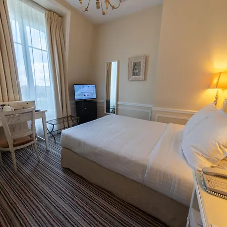 Pavillon Henri Iv Otel 4*