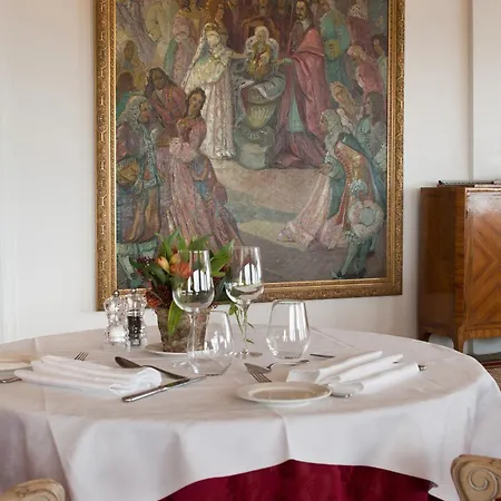 Pavillon Henri Iv Restaurant Gastronomique Terrasse Hotel Saint-Germain-en-Laye