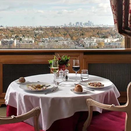 Pavillon Henri Iv Restaurant Gastronomique Terrasse Hotel