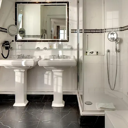 Pavillon Henri Iv Otel 4*
