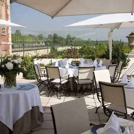 Hotel Pavillon Henri Iv Restaurant Gastronomique Terrasse Saint-Germain-en-Laye
