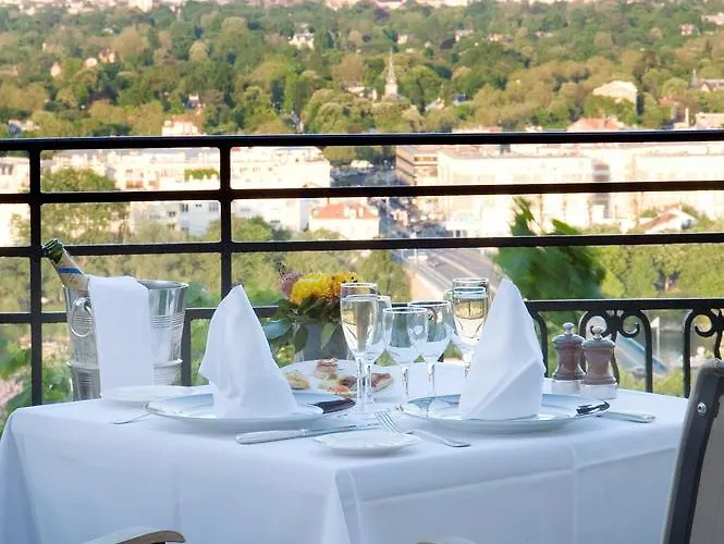 Hotel Pavillon Henri Iv 4*